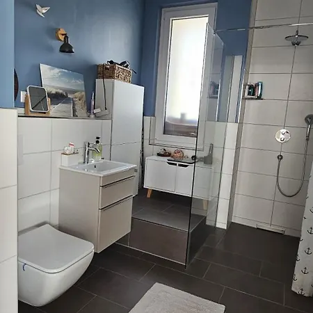 Zentrale Mit 2 Tg-stellplaetze Bis 5 Gaeste Apartment
