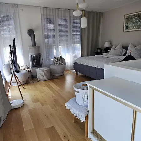 Apartment Zentrale Mit 2 Tg-stellplaetze Bis 5 Gaeste Leipzig